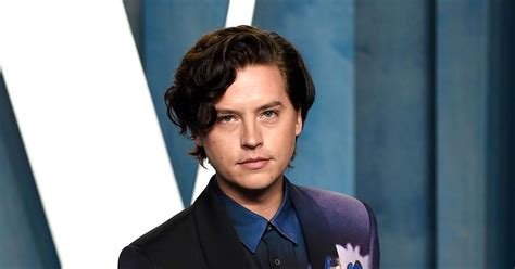 cole sprouse naked|Cole Sprouse Goes Nude, Seemingly Photoshops Butt in NSFW。